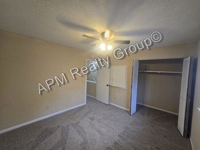 Building Photo - Recently renovated 2 bedroom 1.5 bath duplex