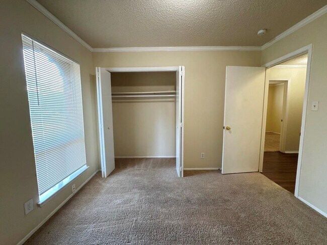 Building Photo - 5905 Burrough Dr