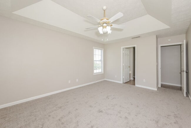 Building Photo - 827 New England Ct