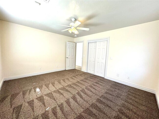 Building Photo - 1101 W Wilshire Blvd