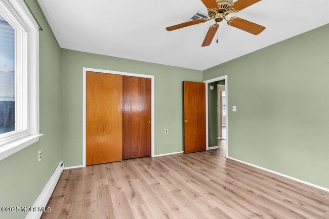 Building Photo - 24 Liberta Dr