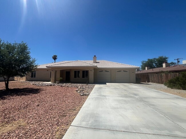 Building Photo - 3 bed 2 bth in Apple Valley. Apply today!