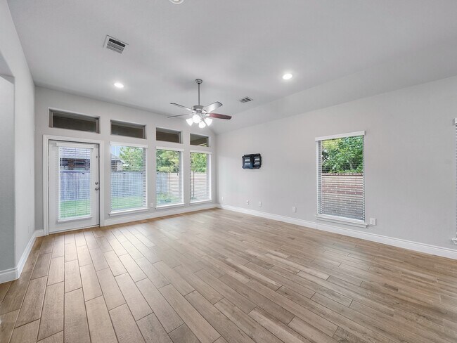 Building Photo - 15039 Montezuma Quail Dr