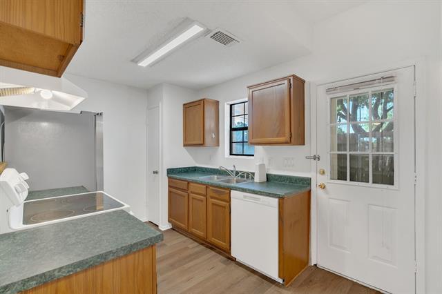 Building Photo - 200 Samuel Blvd