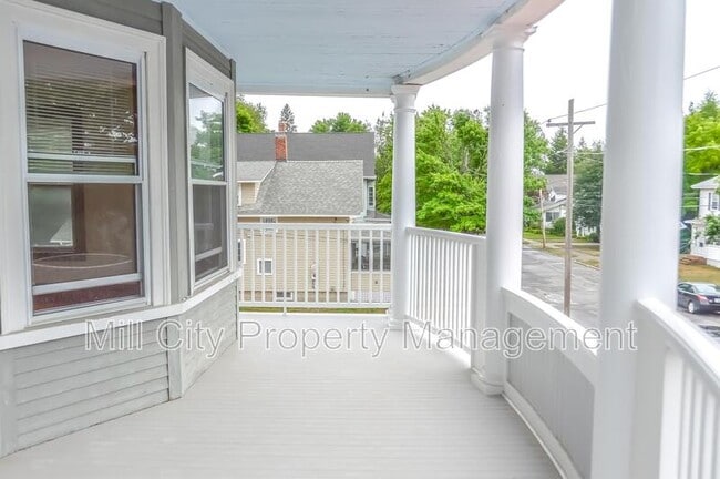 Building Photo - 105 Ray St