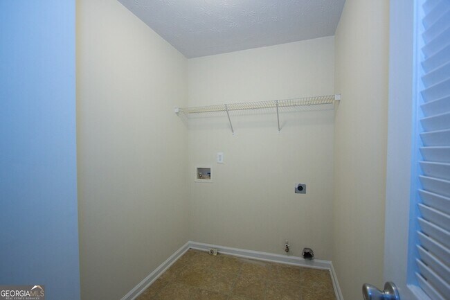 Building Photo - 4333 Beaver Tree St