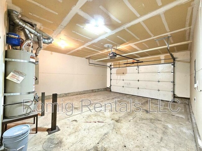 Building Photo - 9703 NE Tenny Creek Dr