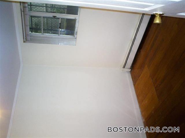 Building Photo - 107 Gordon St