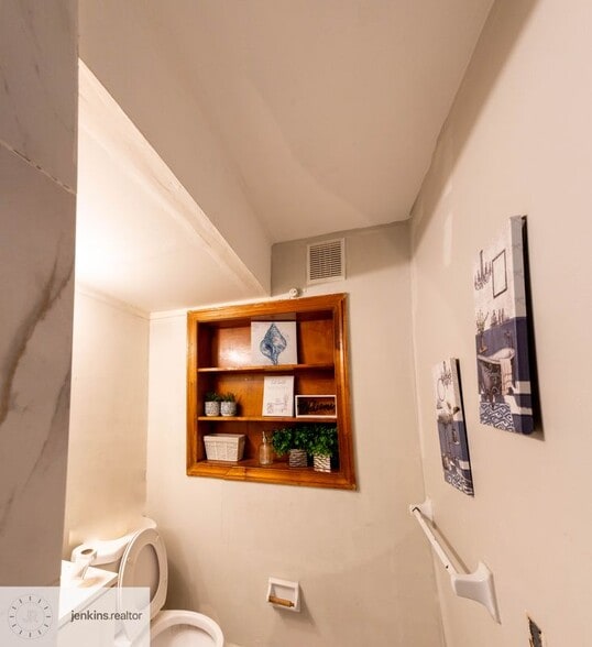 Building Photo - 2644 Preston Dr