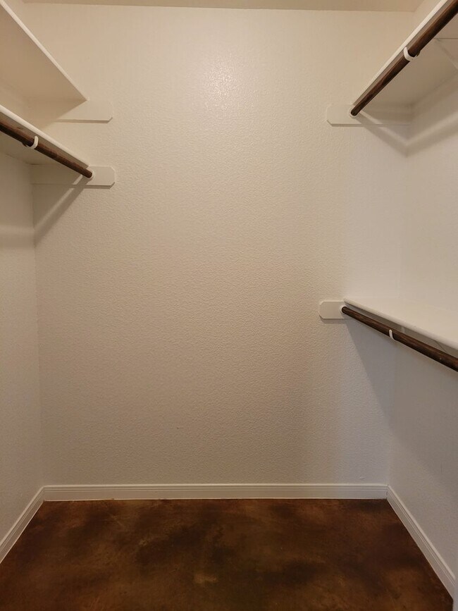 Building Photo - 101StoneCanyon