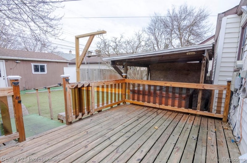 Building Photo - 1403 E Maxlow Ave