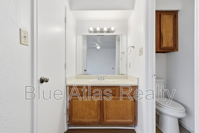 Building Photo - 2713 Wimbledon Ct
