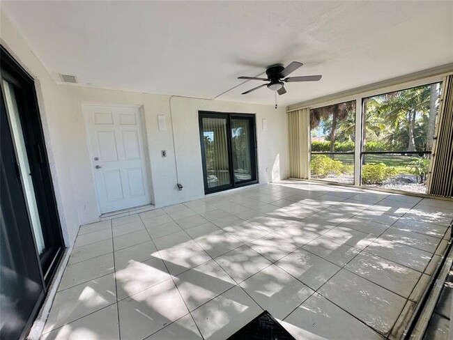 Building Photo - 444 Pine Cir