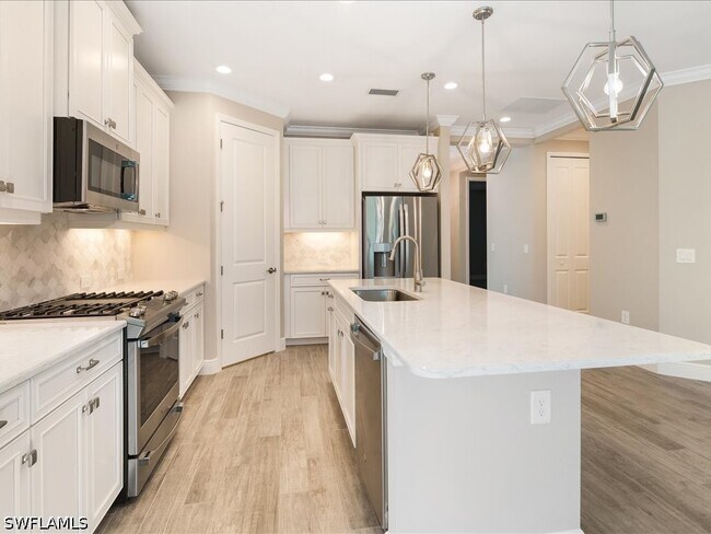 Building Photo - 2306 Marquesa Cir