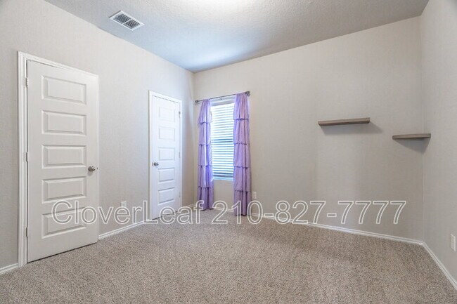 Building Photo - 2450 Dry Moss Way