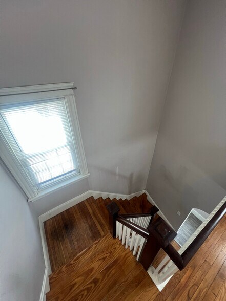 Building Photo - 15 Pershing St