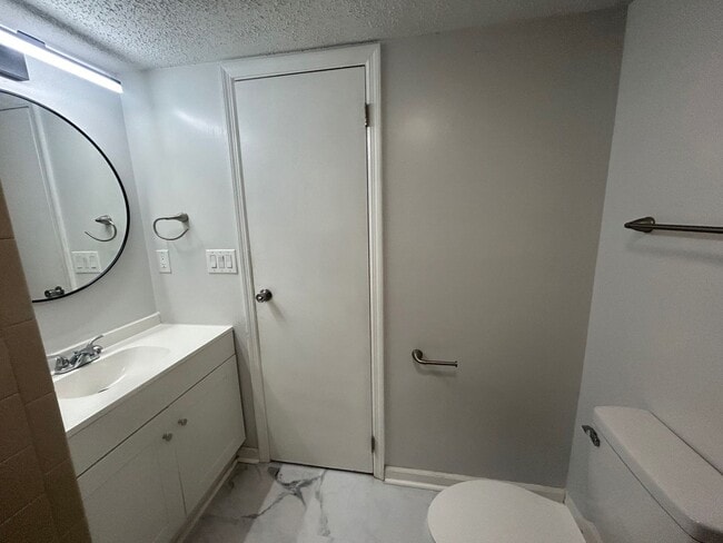 Building Photo - 3609-D-47 Juneau Rd