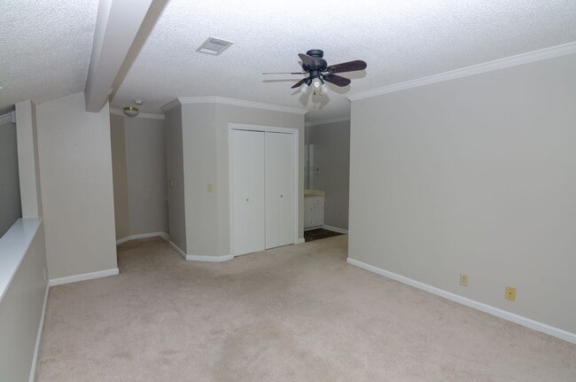 Building Photo - 313 Yorkshire Cir