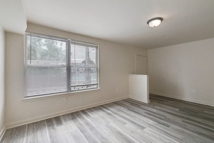 Building Photo - 759 N Preston St