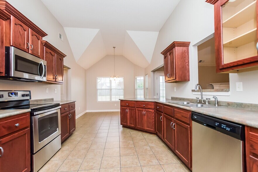 Building Photo - 8332 Pinnacle Dr