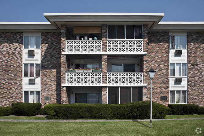 Building Photo - Warren Apartments