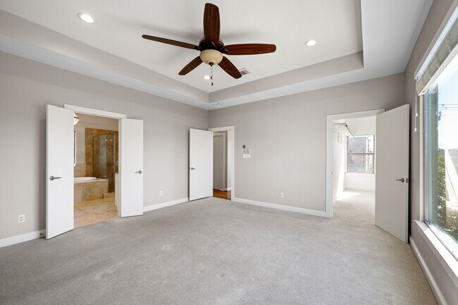 Building Photo - 1102 Patterson St