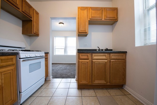 Kitchen - 6700 S Indiana Chicago, IL 60637