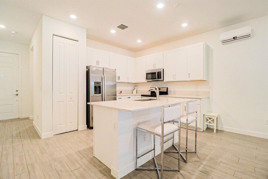 Primary Photo - 14518 Crawford Brook Ln