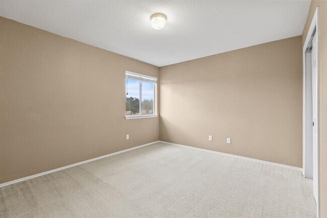 Building Photo - 3769 Castle Rock Dr