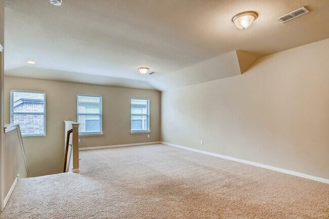Building Photo - 2753 Calmwood Dr