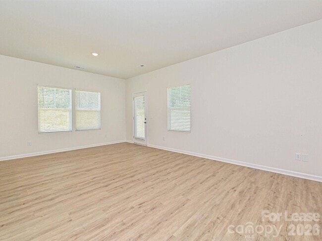 Building Photo - 1725 E Cloaninger Ave