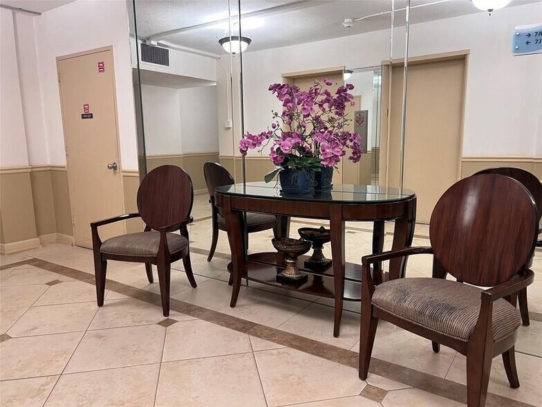 Building Photo - 4250 Galt Ocean Dr