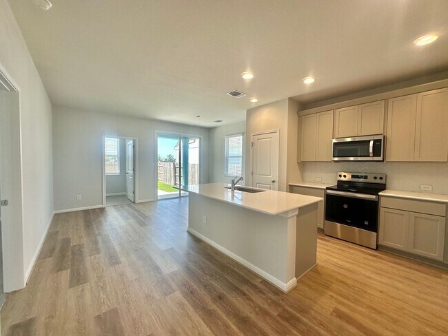 Building Photo - 3 Bed 2Bath in Taylor Tx