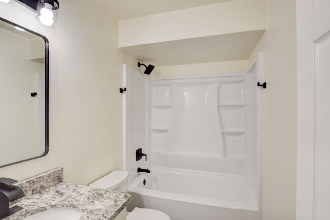 Building Photo - 1306 Linden Ave