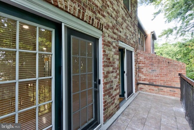 Building Photo - 3934 Chesterwood Dr