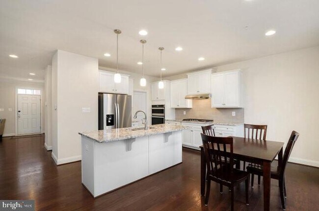Building Photo - 13905 Bufflehead St