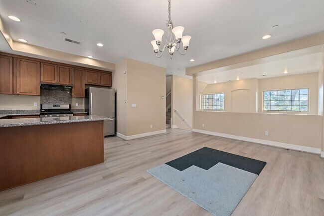 Building Photo - 562 Lambert Terrace