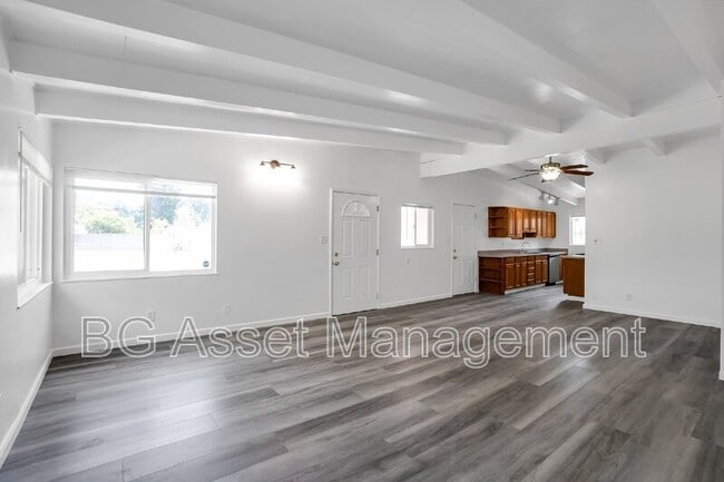 Building Photo - 1588 Ridgecrest Rd