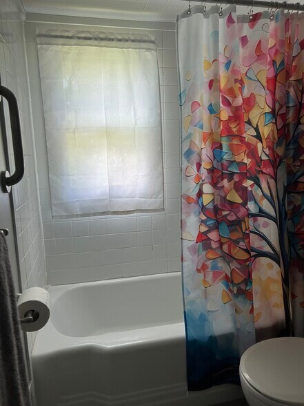 BATHROOM - 903 Catherine St