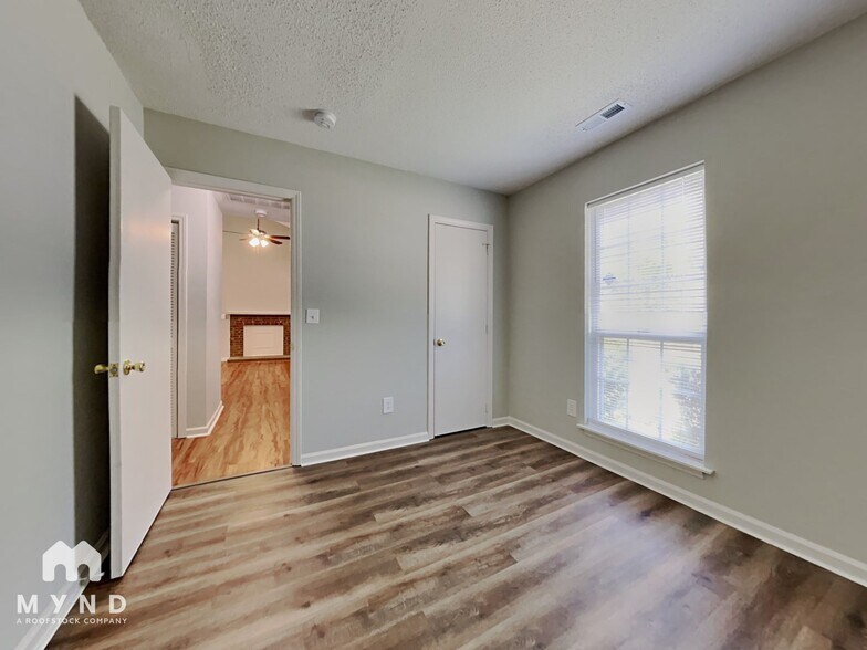 Building Photo - 6136 Sunbridge Ct