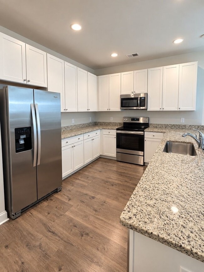 Building Photo - 7775 Montview Rd