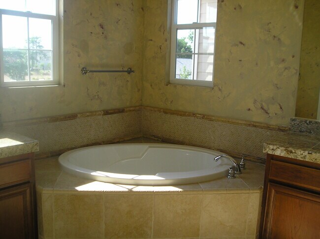 Building Photo - 67 E St