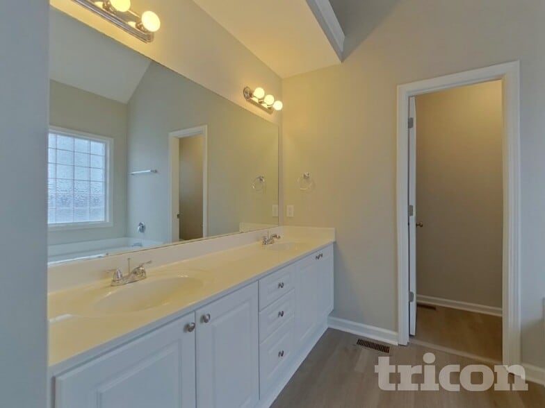 Building Photo - 3435 Emily Pl