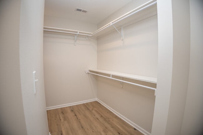 Building Photo - 834 El Dorado Dr