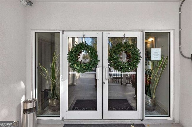 Building Photo - 1074 Peachtree Walk NE