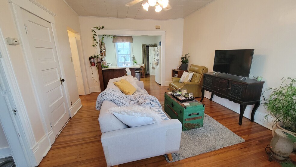 Building Photo - 728 Ohio St