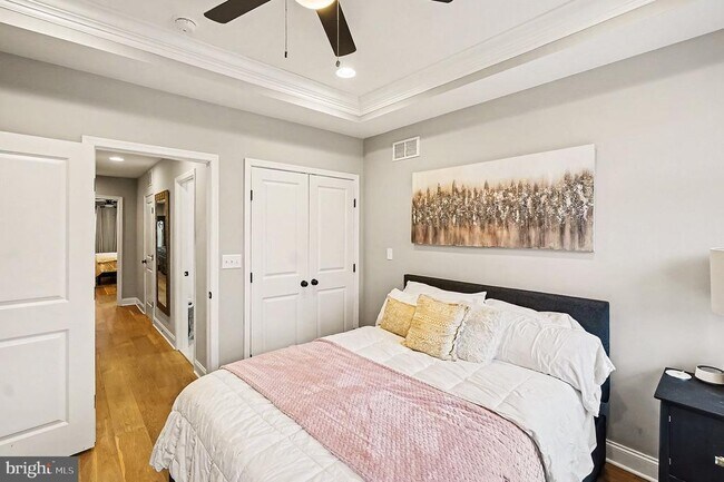 Building Photo - 443 S Robinson St