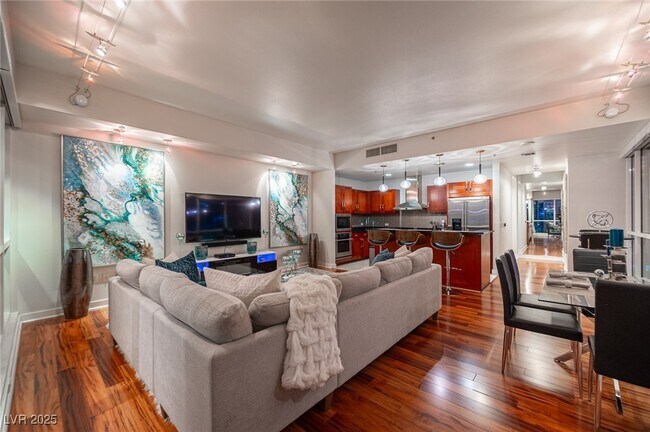 Building Photo - 4525 Dean Martin Dr