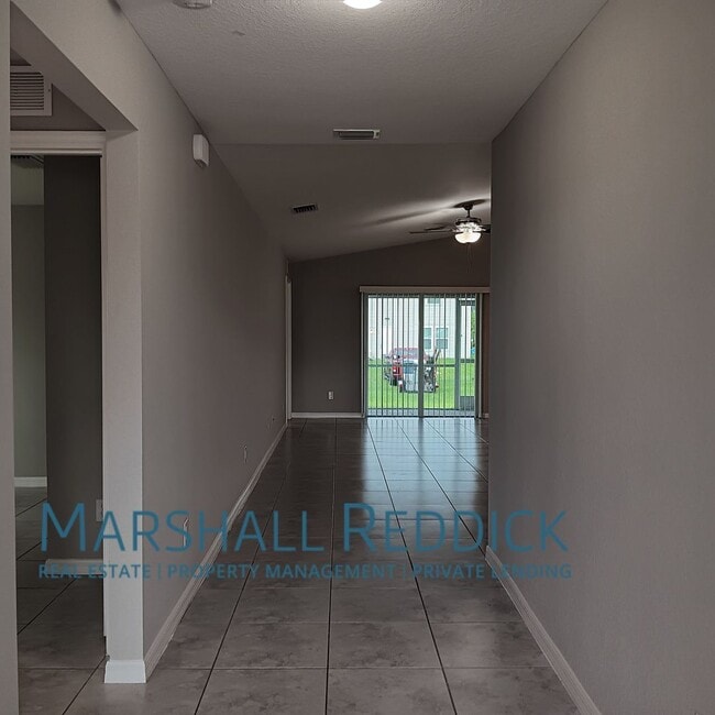 Building Photo - Beautiful Single Family