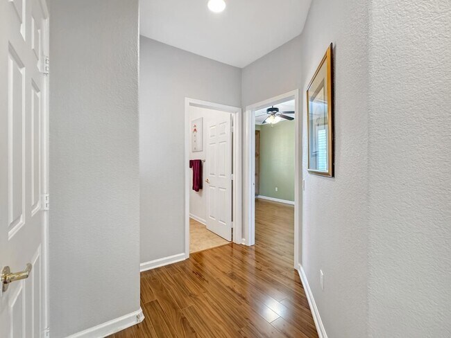 Building Photo - 1347 Rose Bouquet Dr